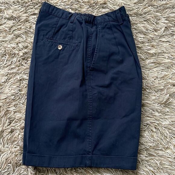 NWT Eddie Bauer Classic Fit Navy shorts. Size 10 - Picture 4 of 4